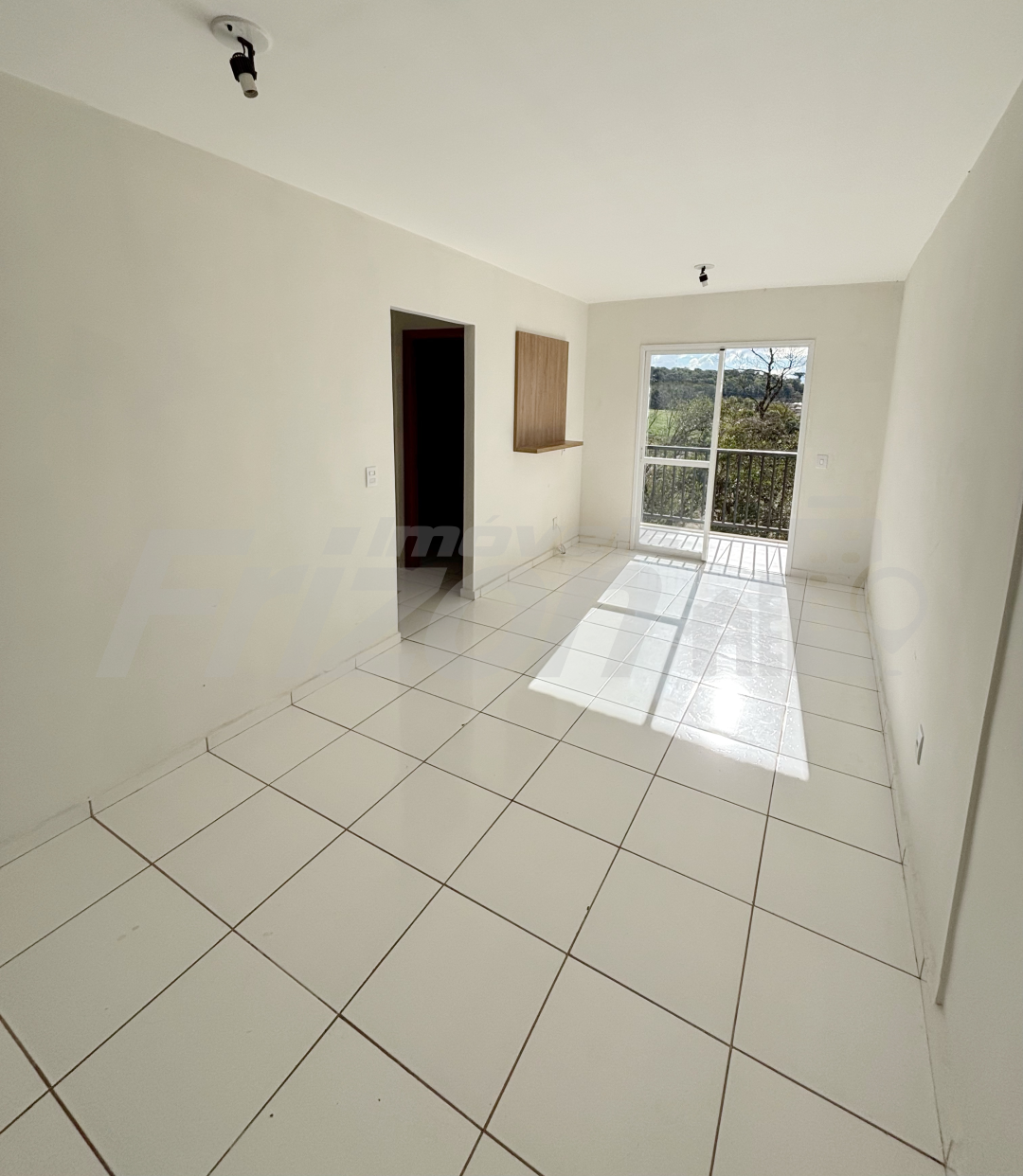 APARTAMENTO CONDOMÍNIO EUROPA